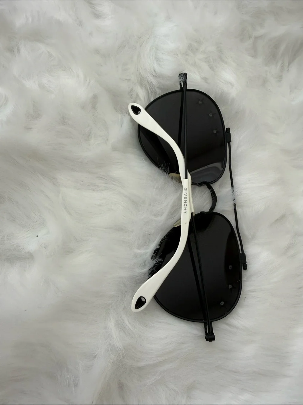 Givenchy Star Accent Aviator Sunglasses - Black